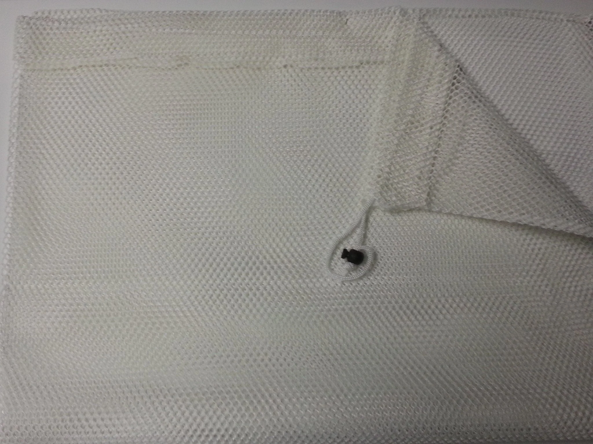 Laundry Net White 30x40 With Draw Cord - Image 4